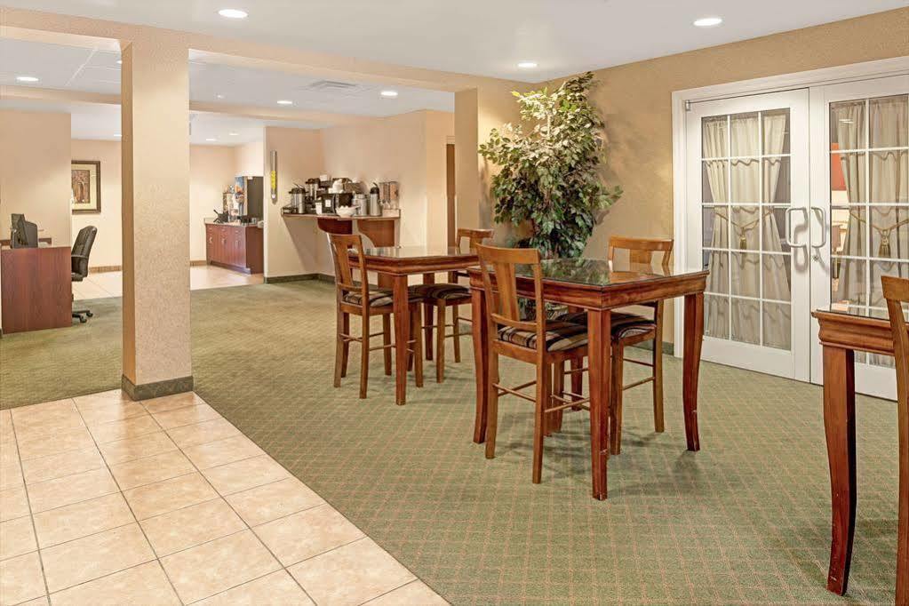 Microtel Inn & Suites By Wyndham Bellevue Exterior foto